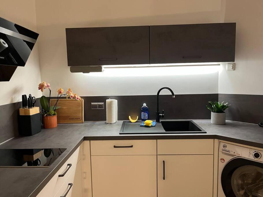 Neu Sanierte Wohnung Fuer 2-4 P Eschwege Exterior foto