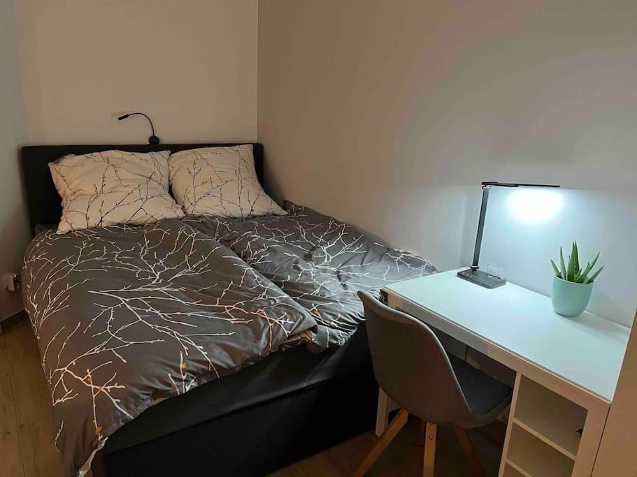 Neu Sanierte Wohnung Fuer 2-4 P Eschwege Exterior foto